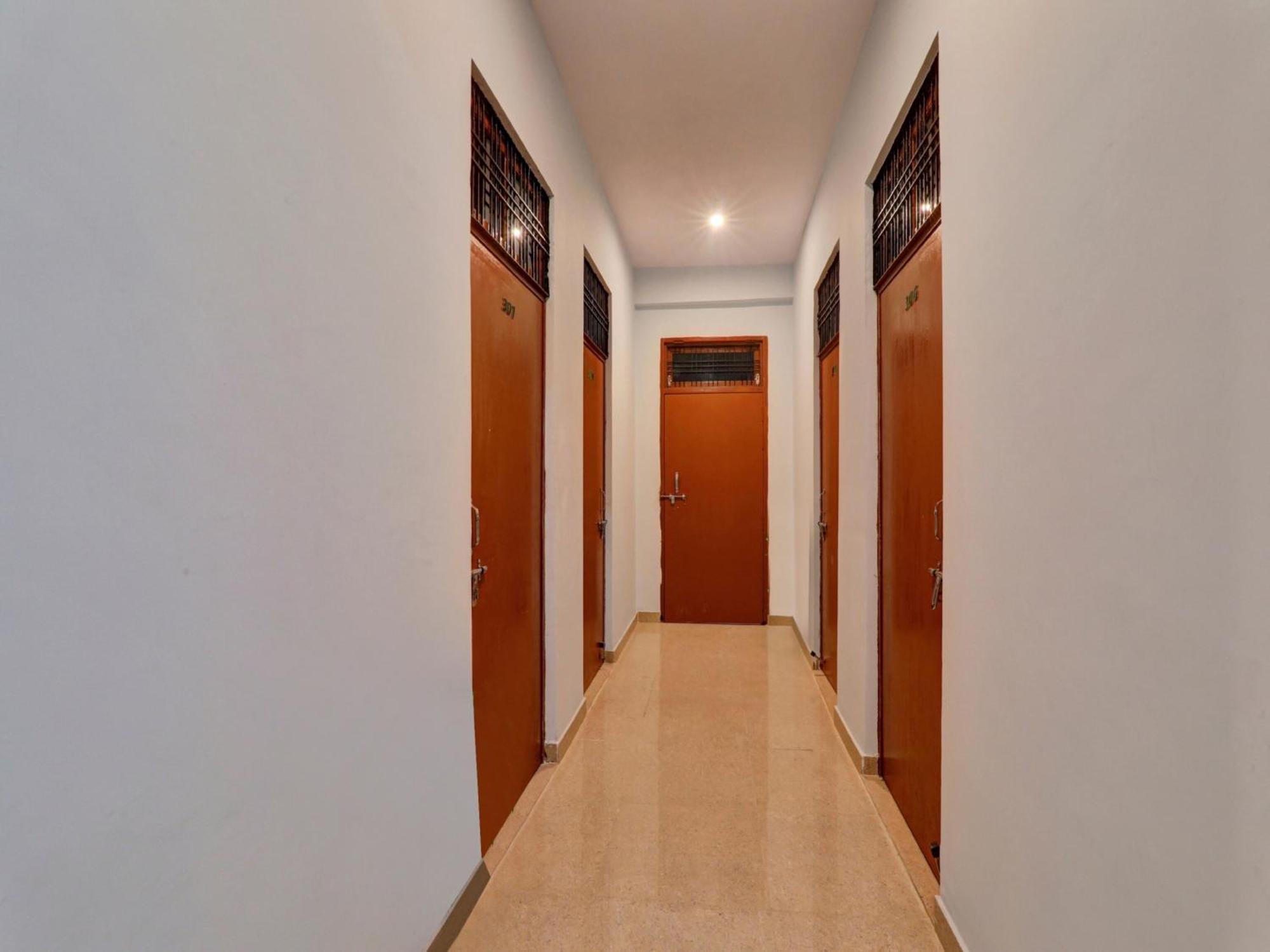 Hotel O Aradhya Galaxy Bhauli Buitenkant foto