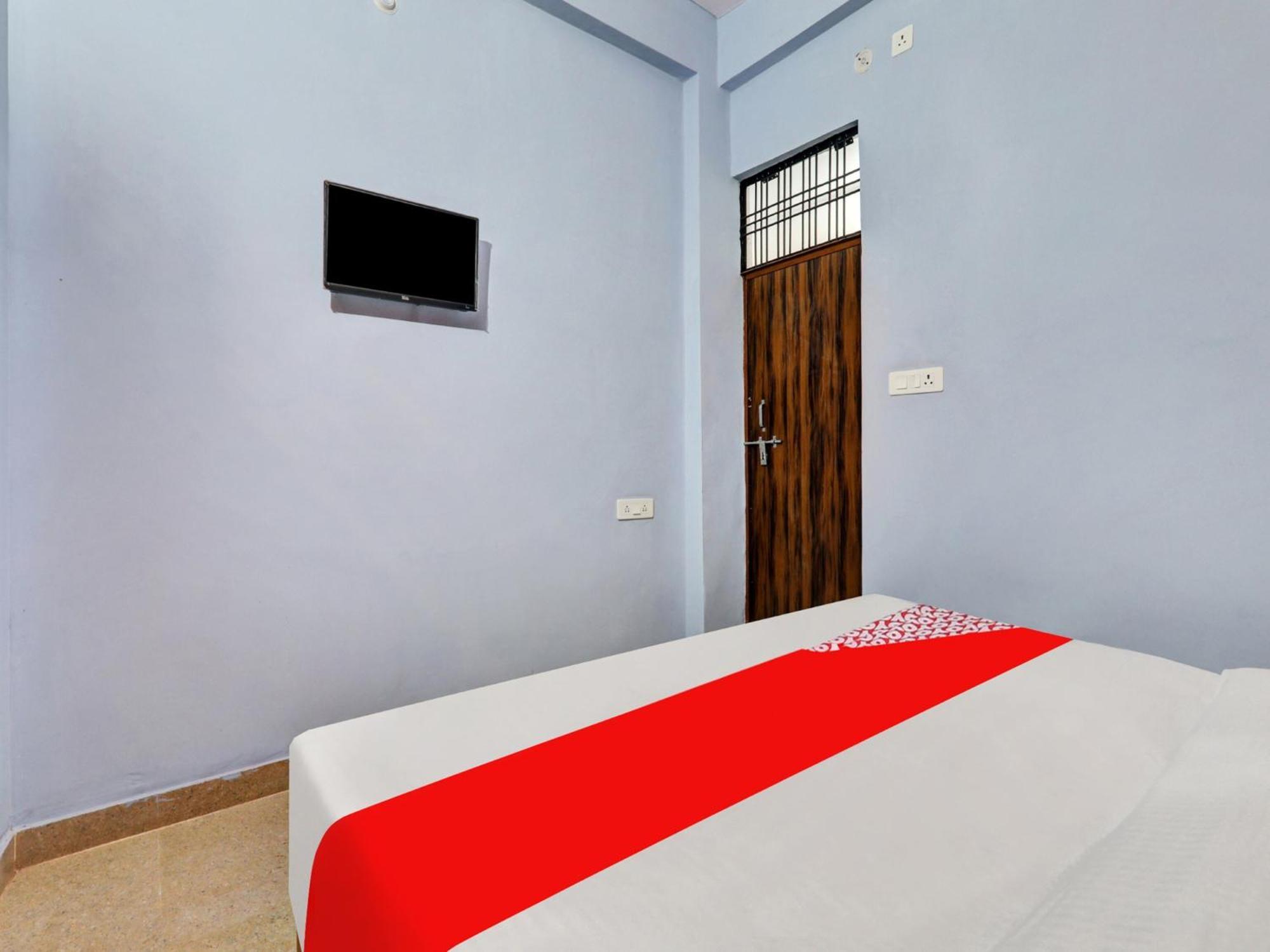 Hotel O Aradhya Galaxy Bhauli Buitenkant foto